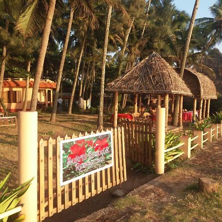 Sukriti Beach Resort Varkala Esterno foto