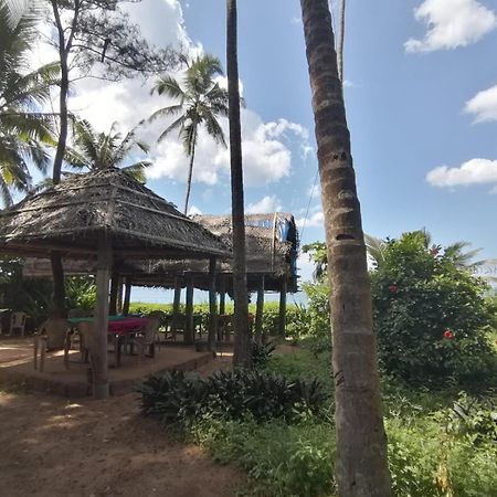 Sukriti Beach Resort Varkala Esterno foto