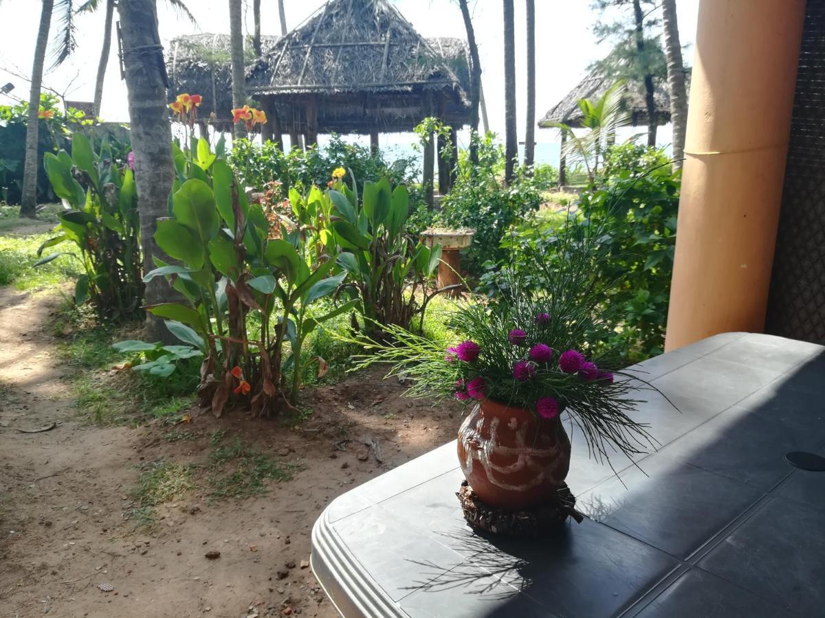 Sukriti Beach Resort Varkala Esterno foto