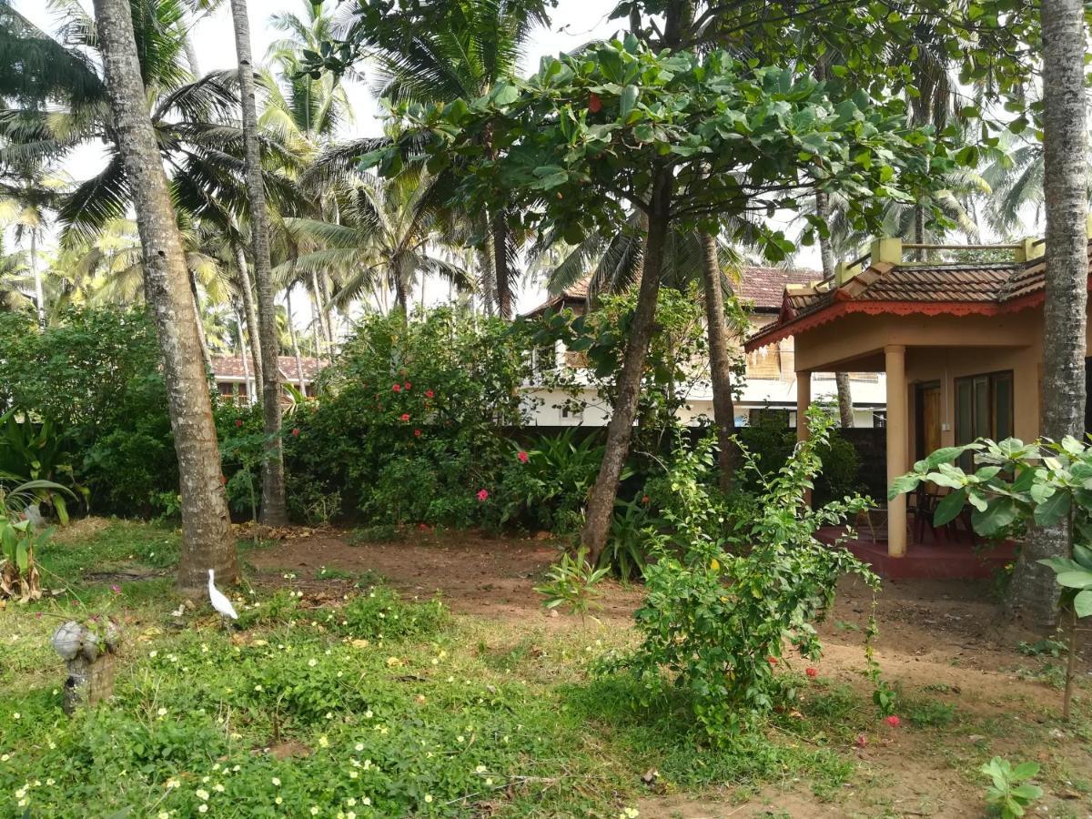 Sukriti Beach Resort Varkala Esterno foto