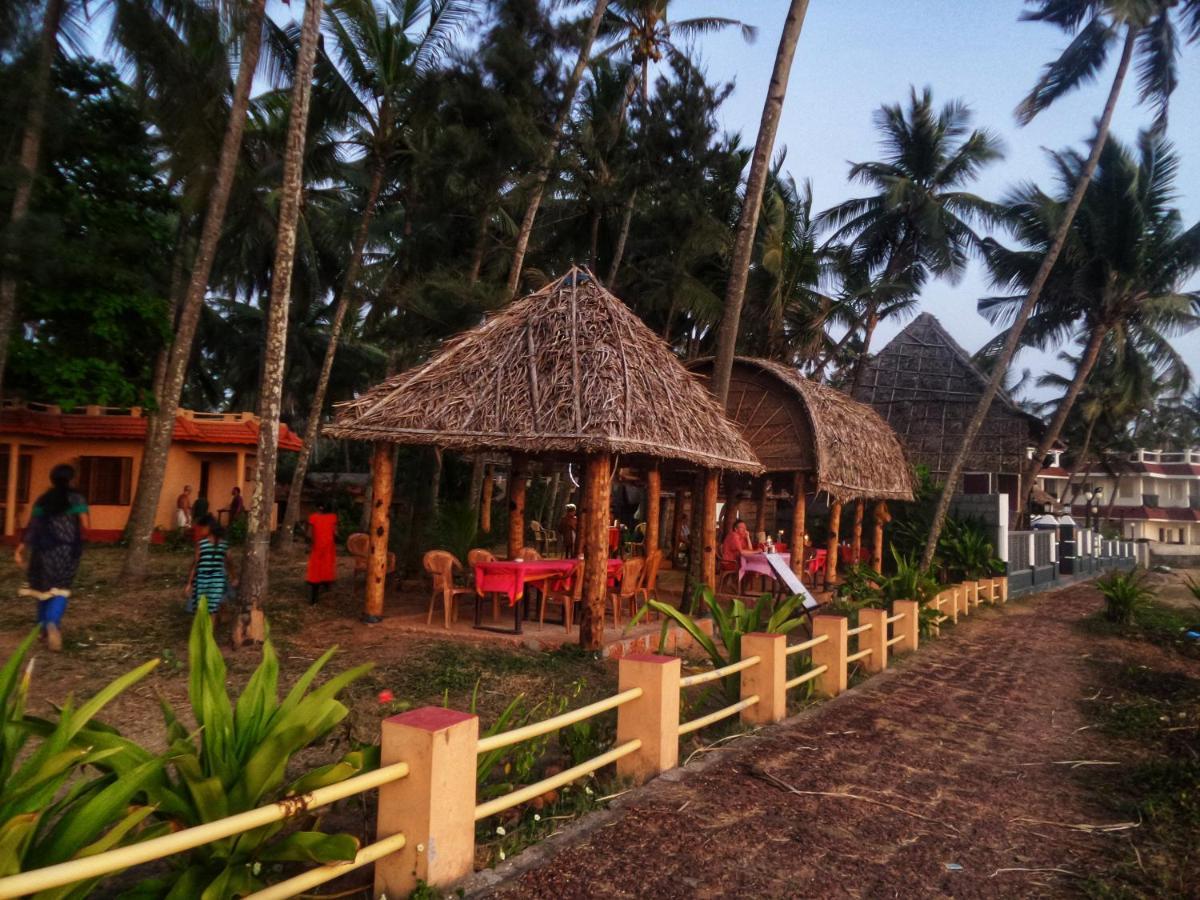 Sukriti Beach Resort Varkala Esterno foto
