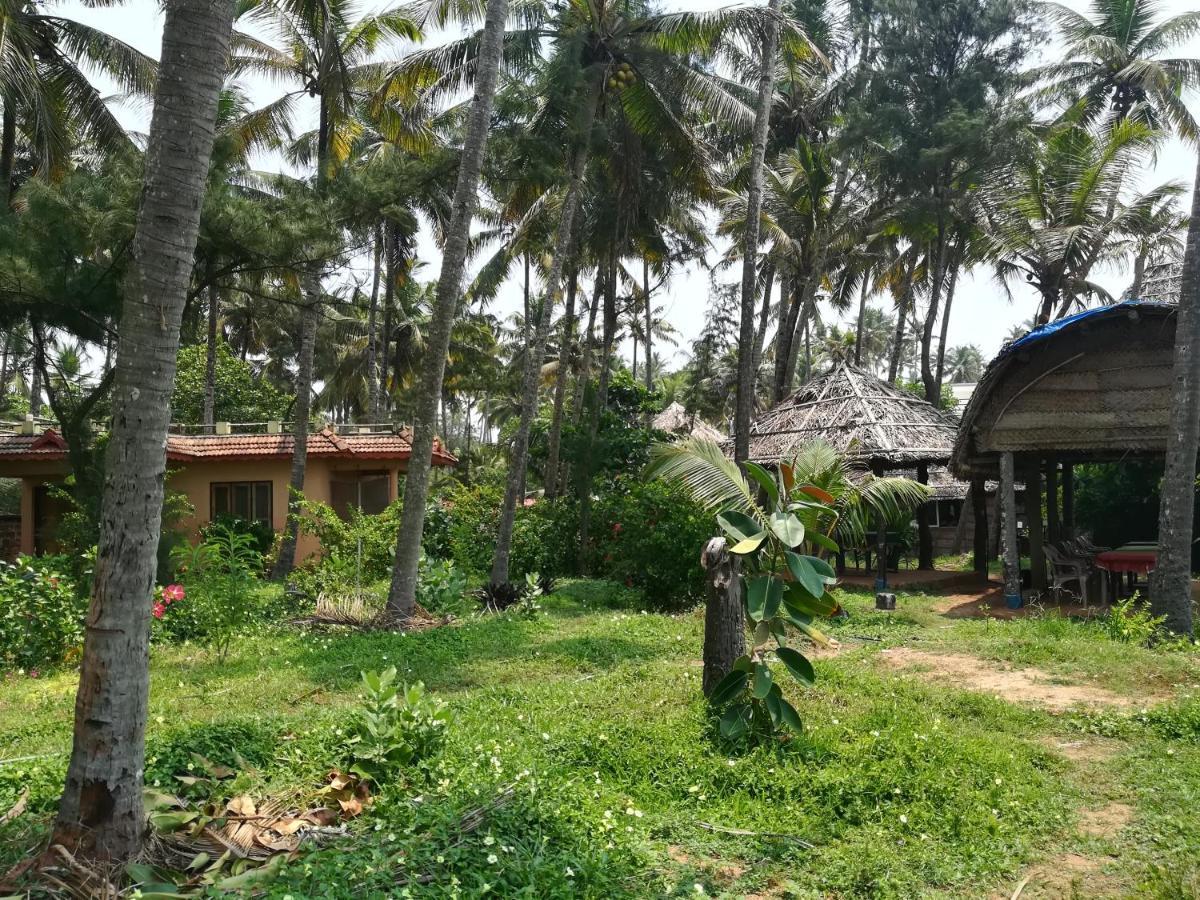 Sukriti Beach Resort Varkala Esterno foto