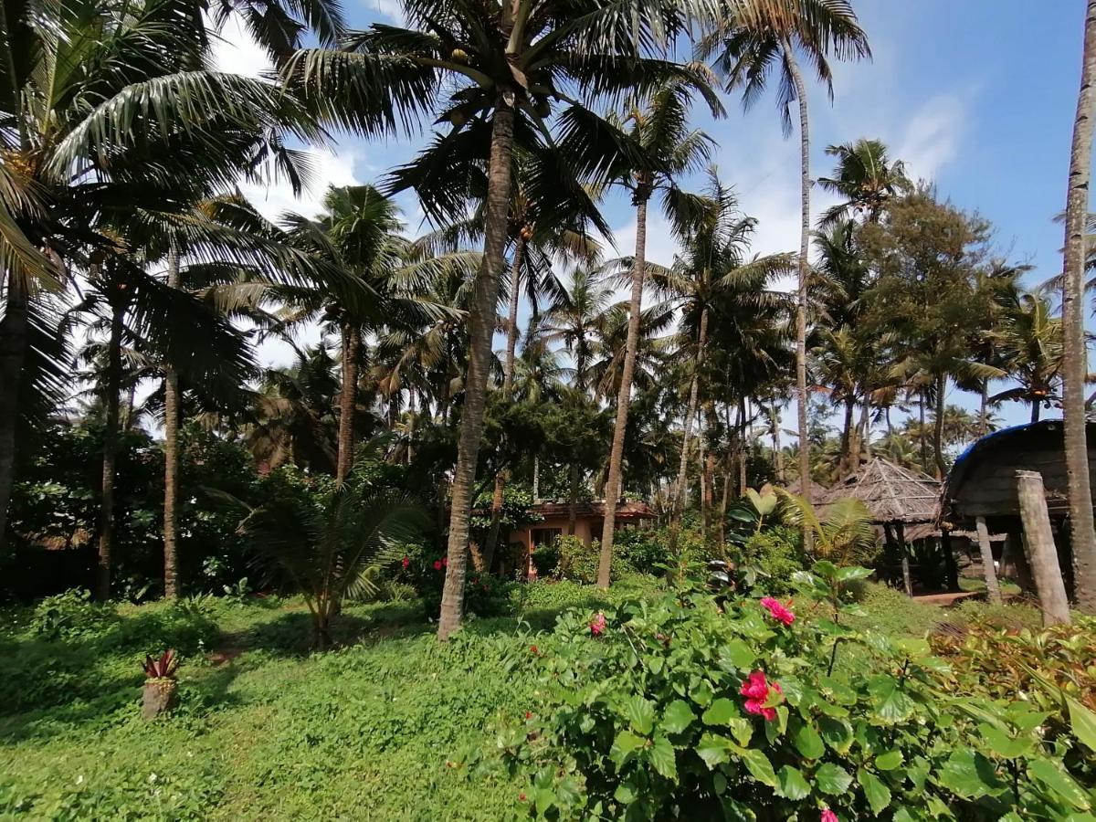 Sukriti Beach Resort Varkala Esterno foto