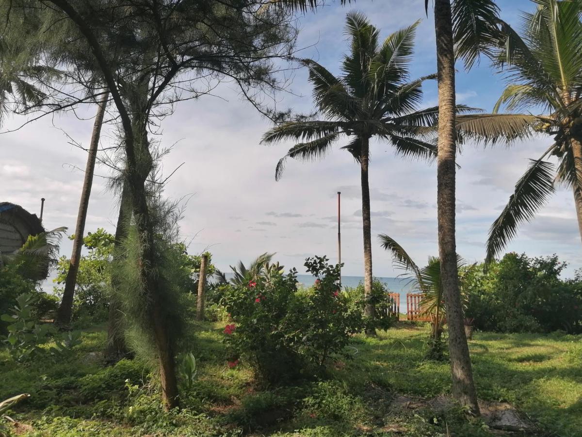Sukriti Beach Resort Varkala Esterno foto