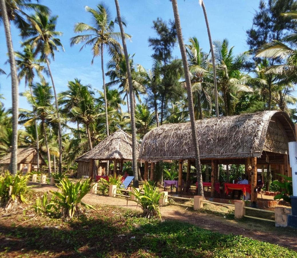 Sukriti Beach Resort Varkala Esterno foto