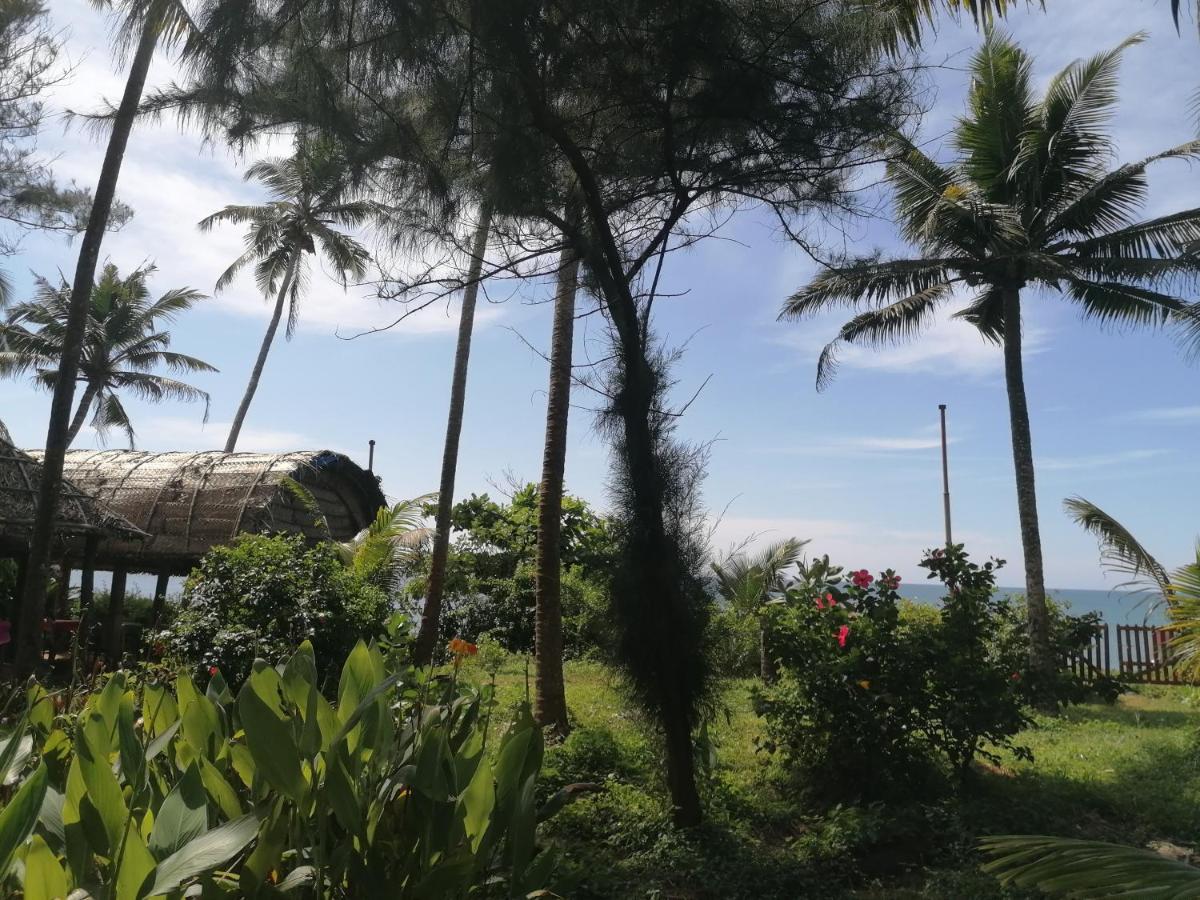Sukriti Beach Resort Varkala Esterno foto