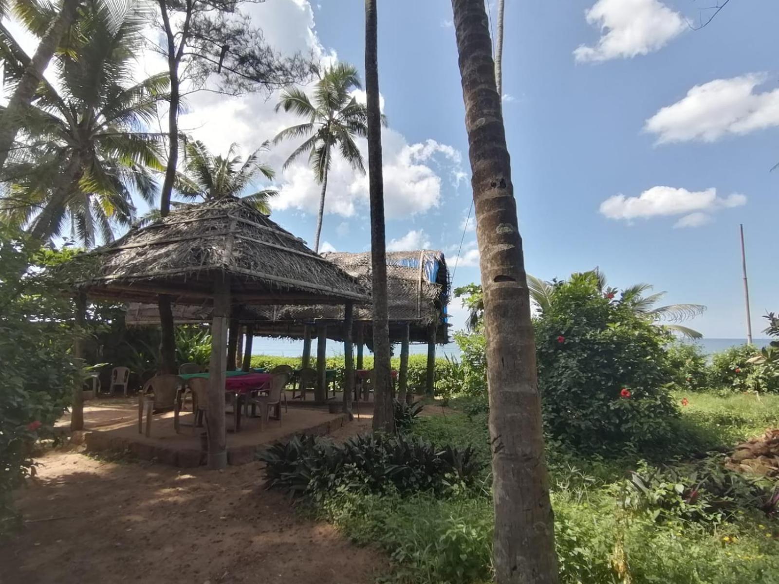 Sukriti Beach Resort Varkala Esterno foto