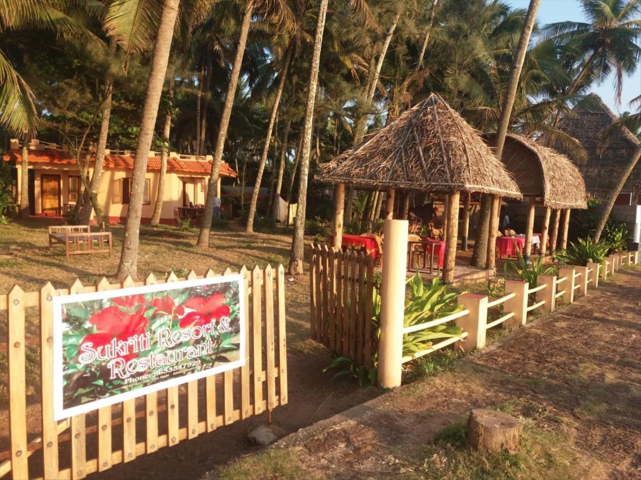 Sukriti Beach Resort Varkala Esterno foto