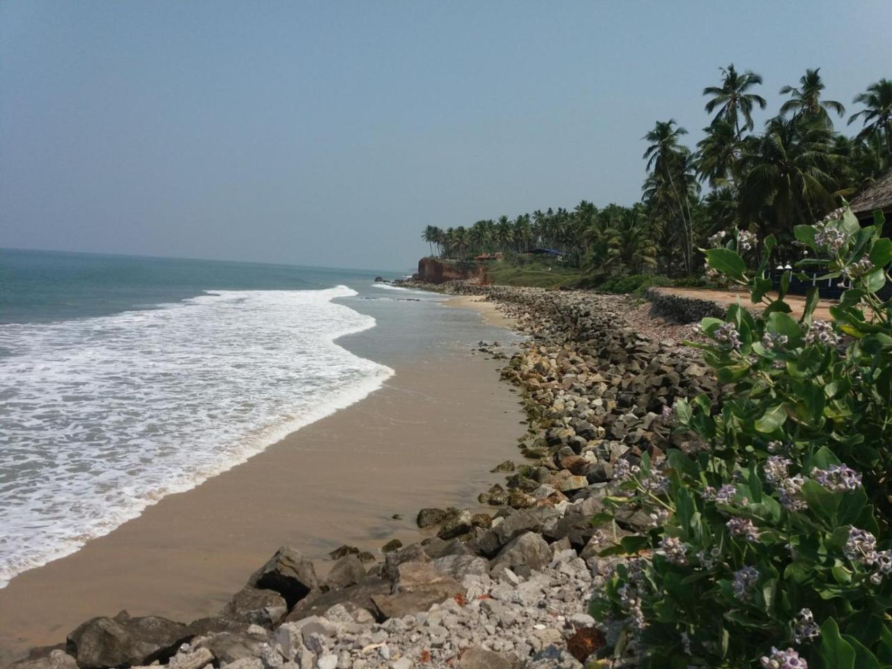 Sukriti Beach Resort Varkala Esterno foto