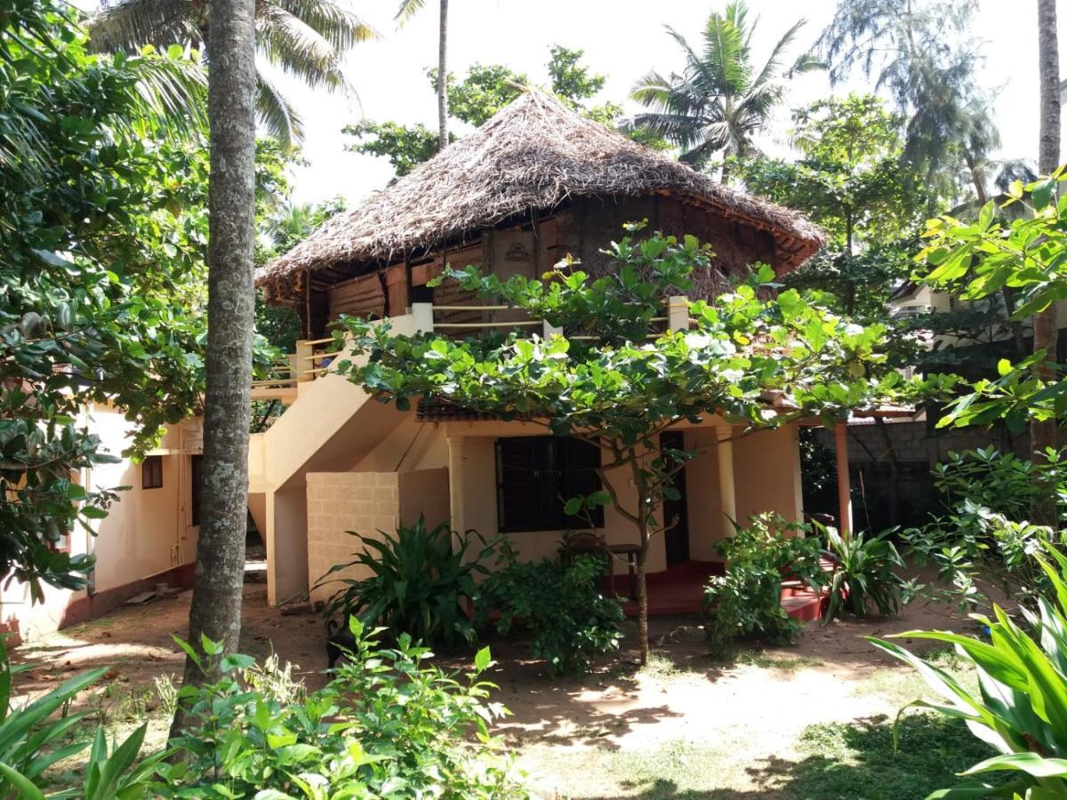 Sukriti Beach Resort Varkala Esterno foto