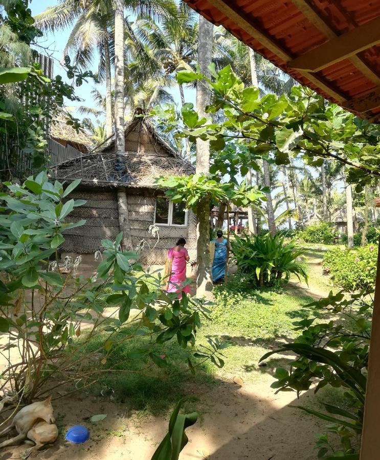 Sukriti Beach Resort Varkala Esterno foto